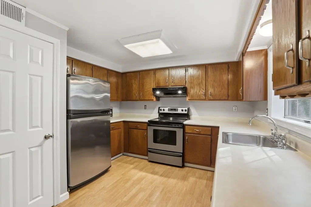 77 E Ridge Road Merrimack NH 03054