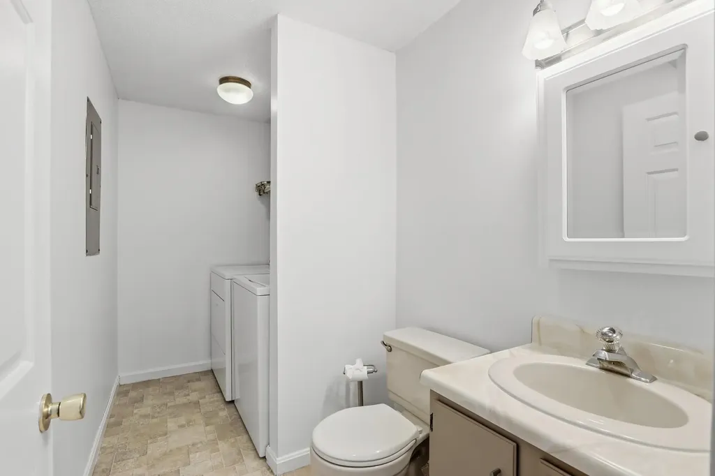 77 E Ridge Road Merrimack NH 03054