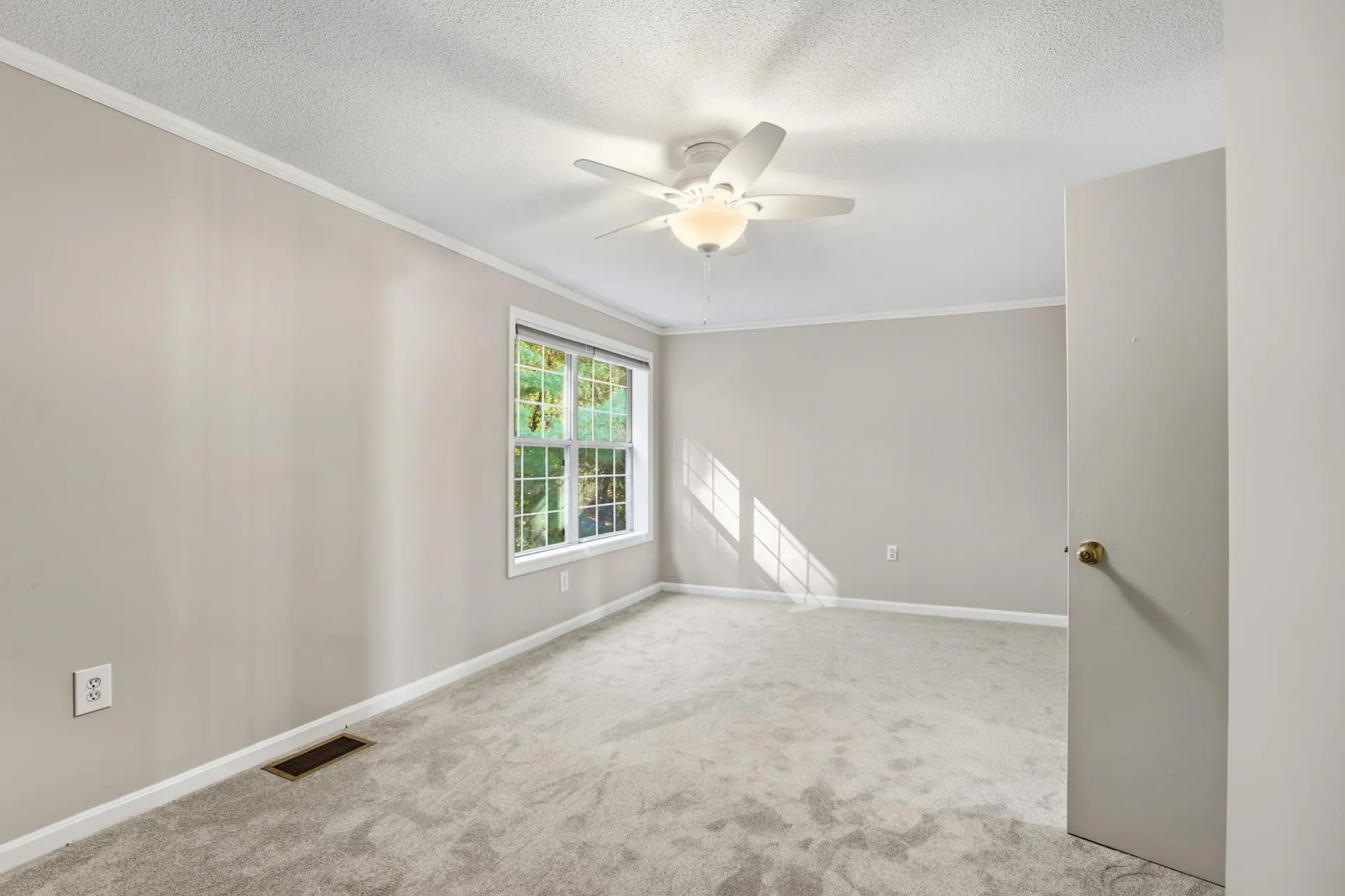 77 E Ridge Road Merrimack NH 03054