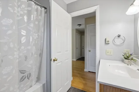 96 Twin Oaks Terrace South Burlington VT 05403