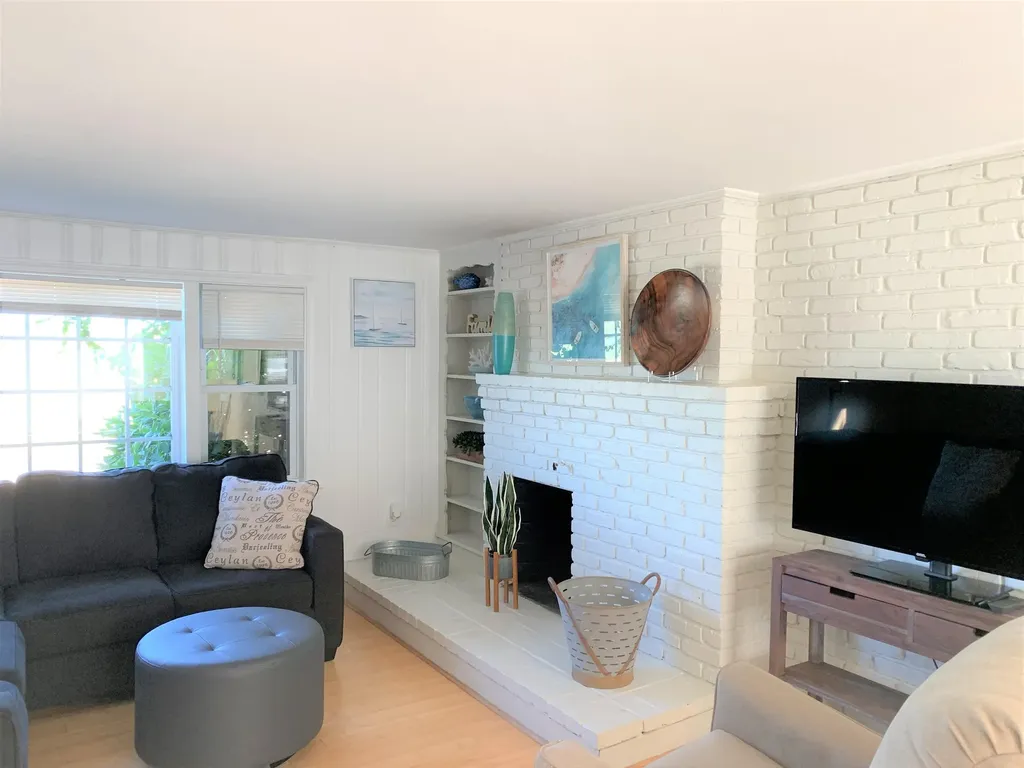 83 Brown Avenue Hampton NH 03842