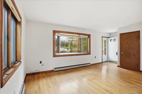 8 Dubois Drive South Burlington VT 05403