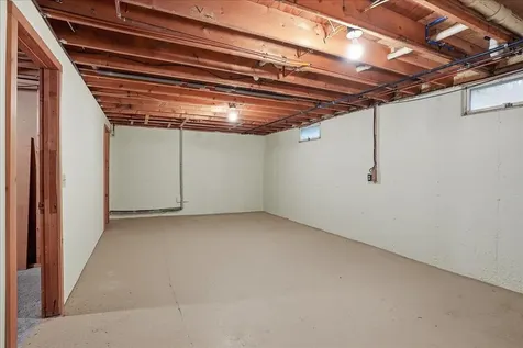 8 Dubois Drive South Burlington VT 05403