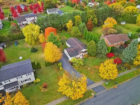 8 Dubois Drive South Burlington VT 05403