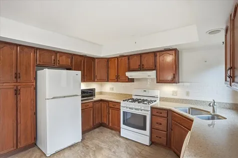 8 Dubois Drive South Burlington VT 05403