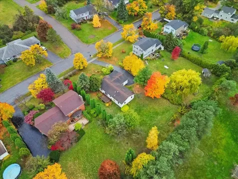 8 Dubois Drive South Burlington VT 05403