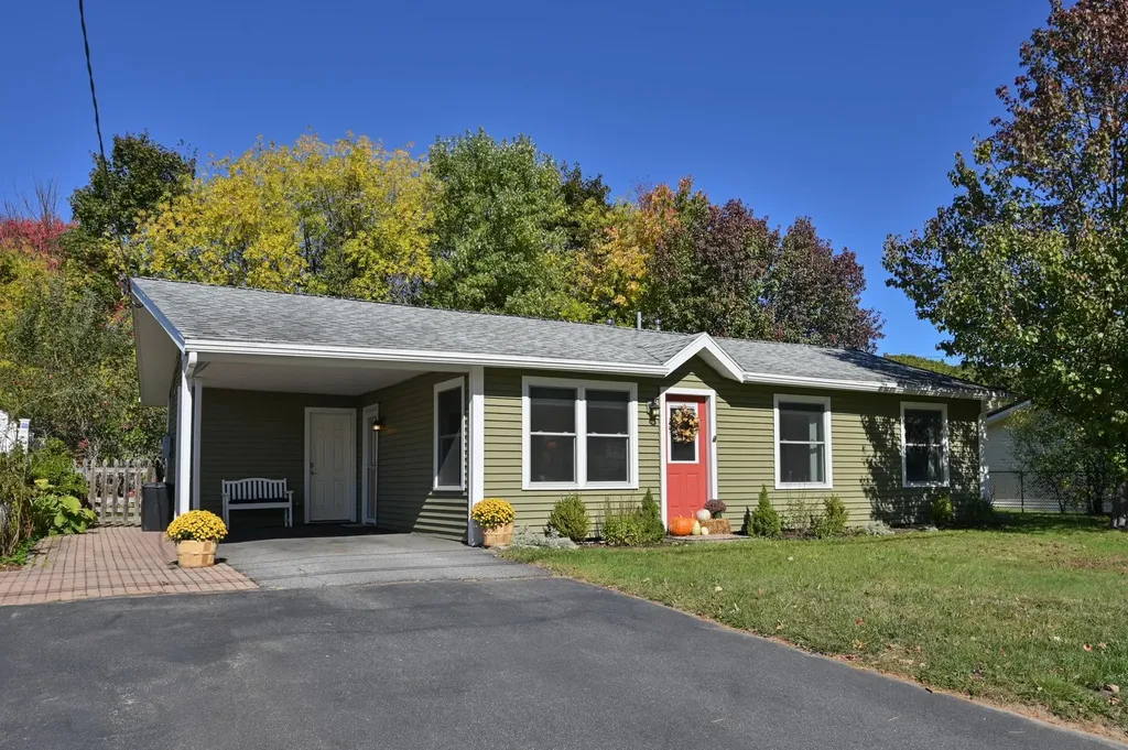18 Middlebrook Road Dover NH 03820