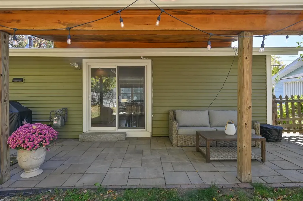 18 Middlebrook Road Dover NH 03820