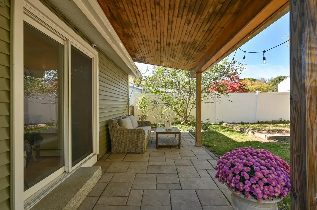 18 Middlebrook Road Dover NH 03820