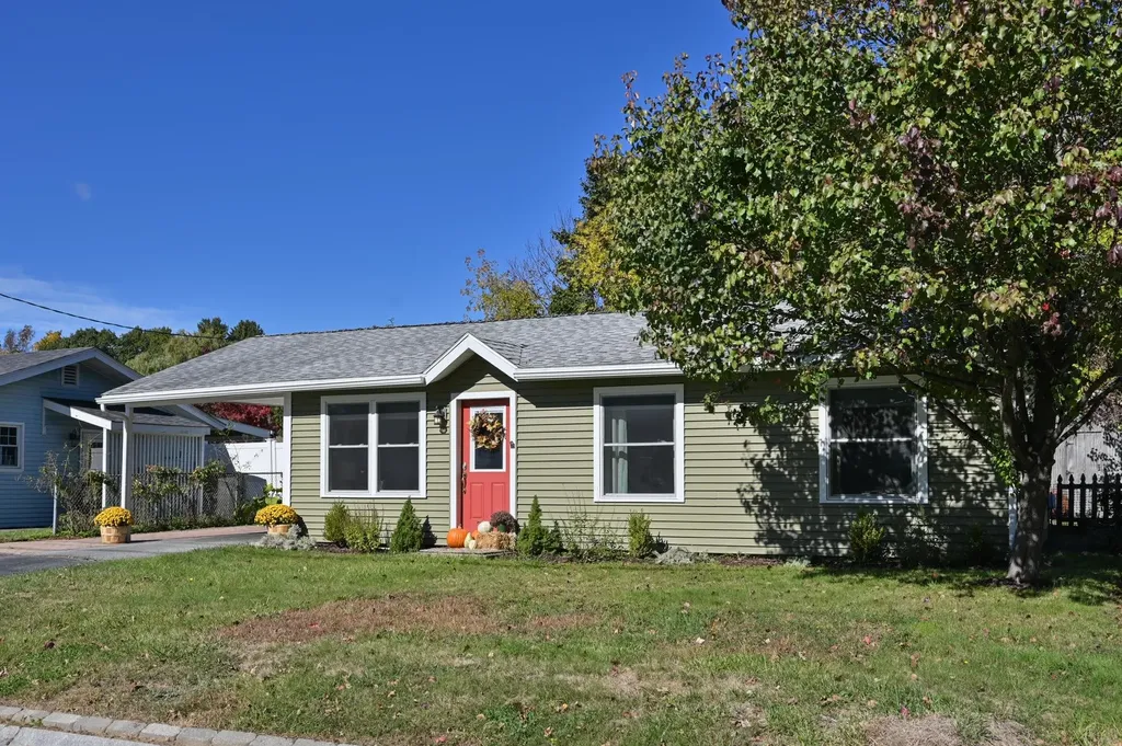 18 Middlebrook Road Dover NH 03820