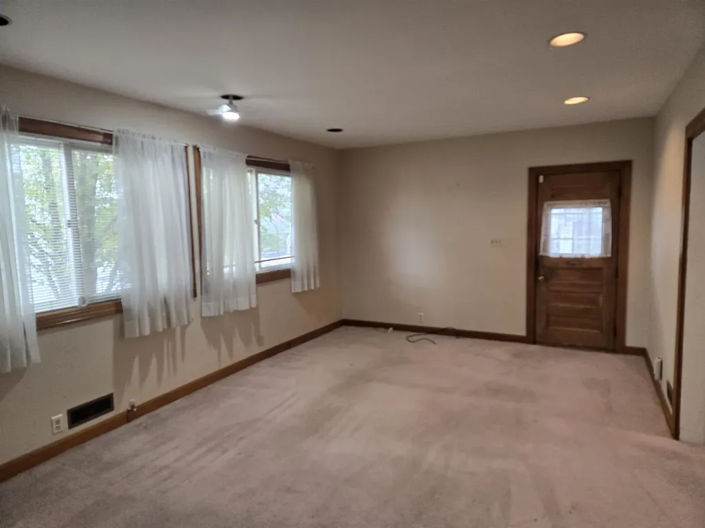 699 Montgomery Street Manchester NH 03102