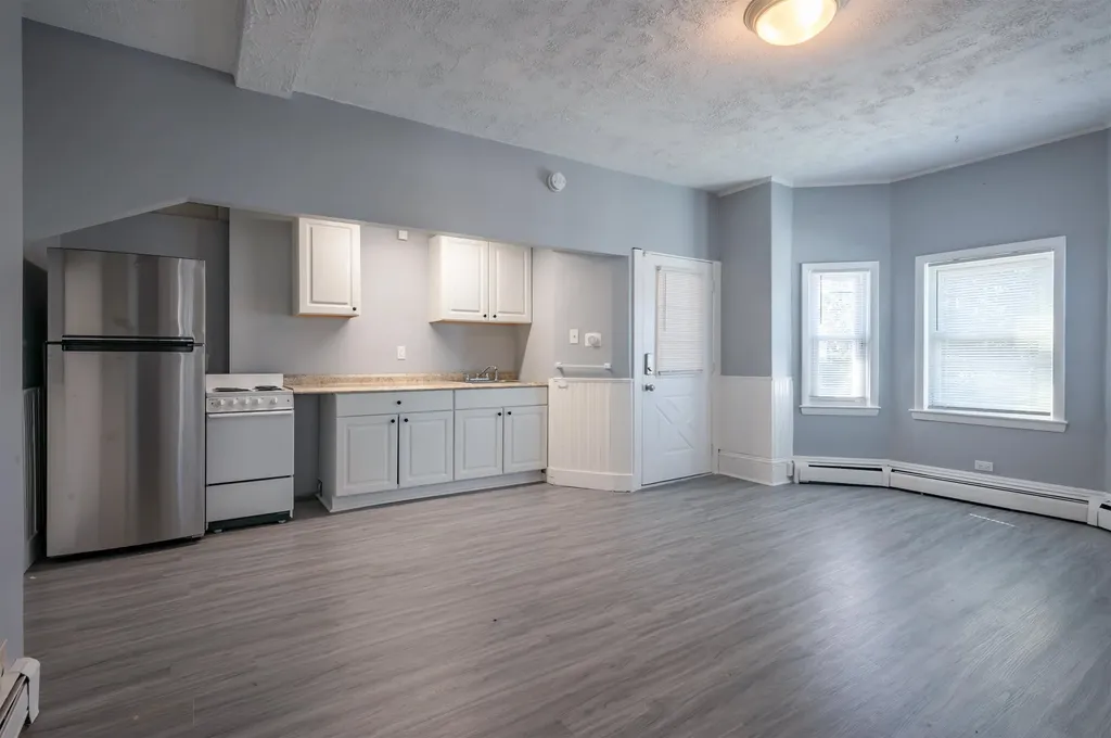 167 Mammoth Road Manchester NH 03104