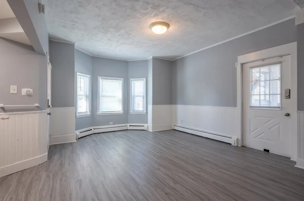 167 Mammoth Road Manchester NH 03104