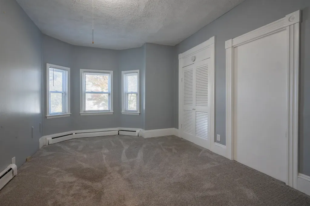 167 Mammoth Road Manchester NH 03104