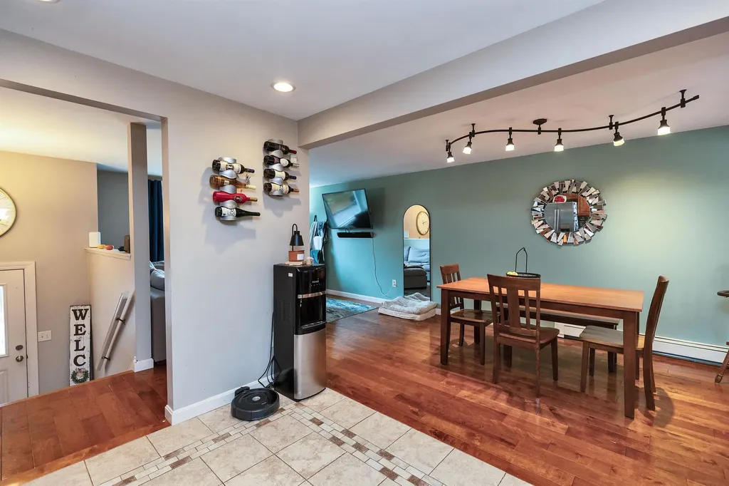 52 Jonathan Lane Manchester NH 03104