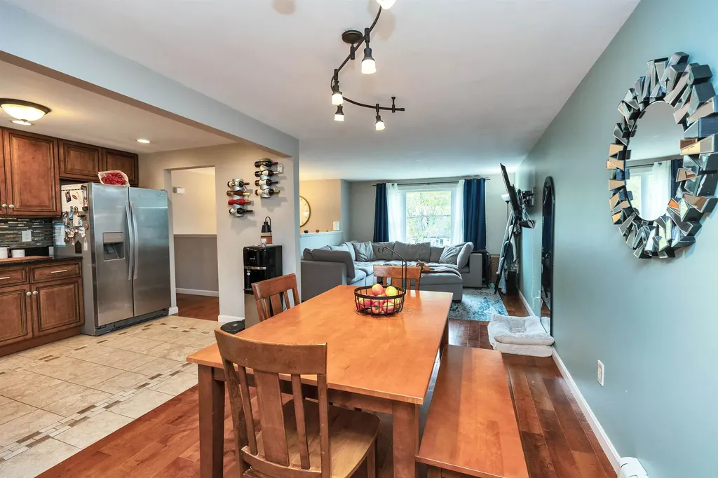 52 Jonathan Lane Manchester NH 03104