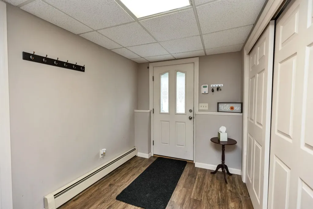 52 Jonathan Lane Manchester NH 03104