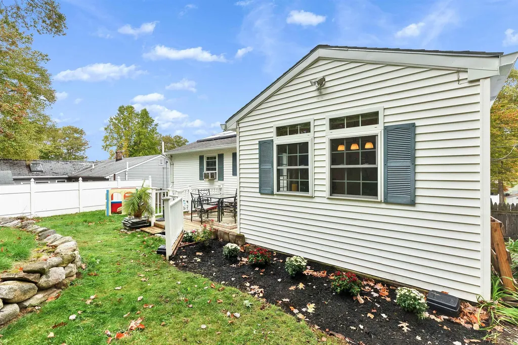 52 Jonathan Lane Manchester NH 03104