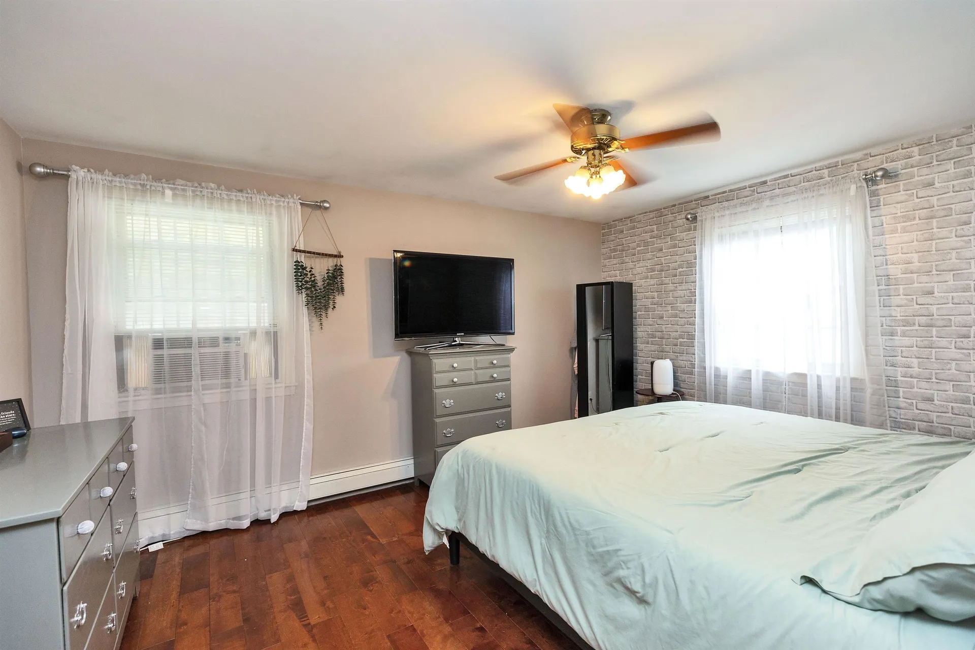 52 Jonathan Lane Manchester NH 03104