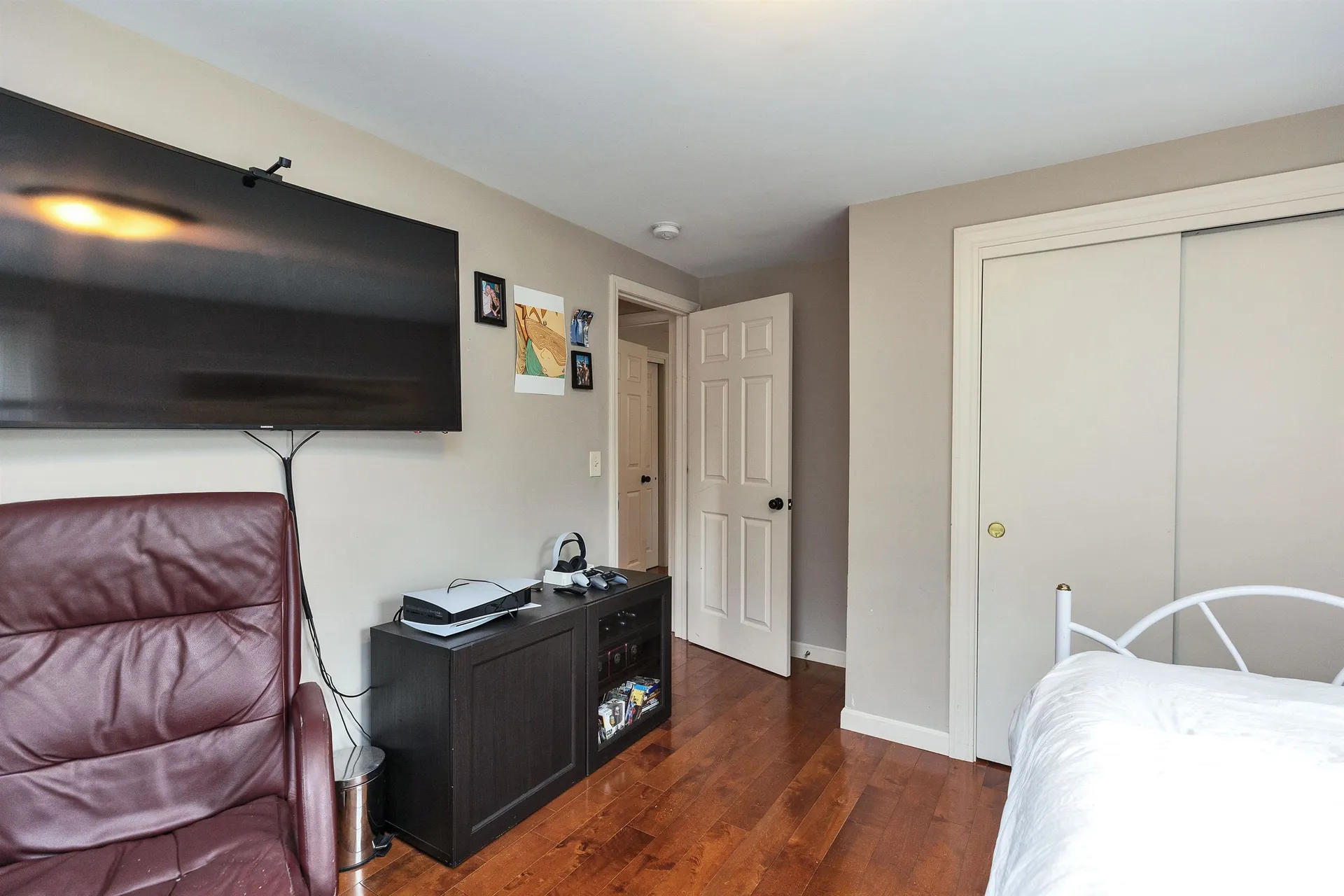 52 Jonathan Lane Manchester NH 03104