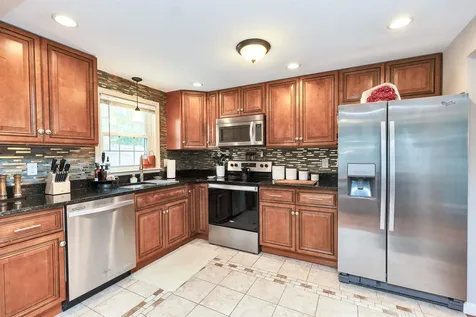 52 Jonathan Lane Manchester NH 03104