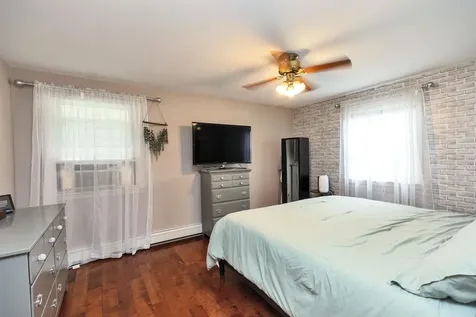 52 Jonathan Lane Manchester NH 03104