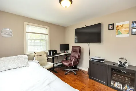 52 Jonathan Lane Manchester NH 03104