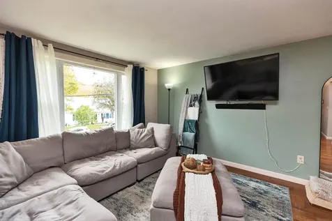 52 Jonathan Lane Manchester NH 03104