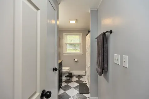 52 Jonathan Lane Manchester NH 03104