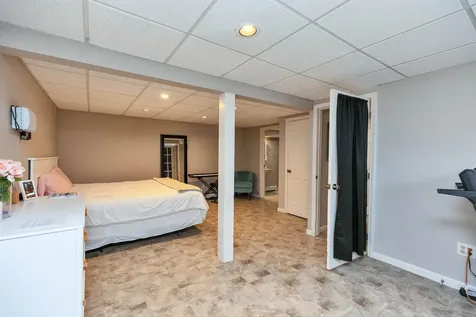 52 Jonathan Lane Manchester NH 03104