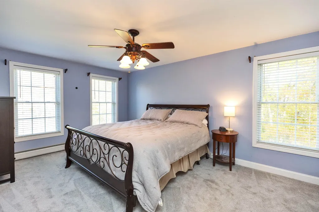 27 Revolutionary Lane Nottingham NH 03290