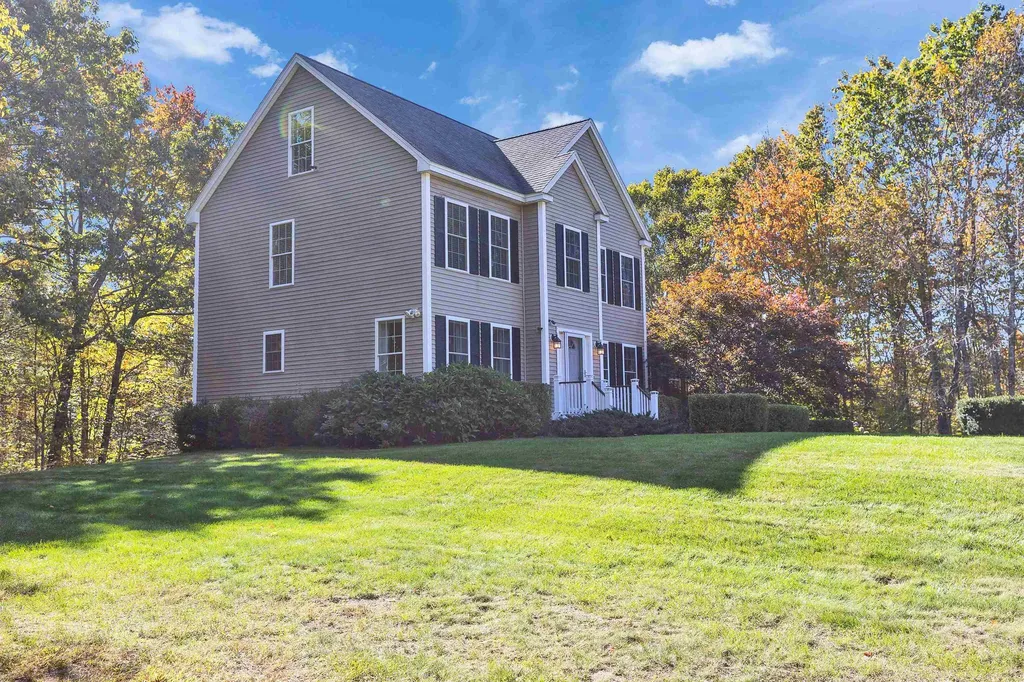 27 Revolutionary Lane Nottingham NH 03290