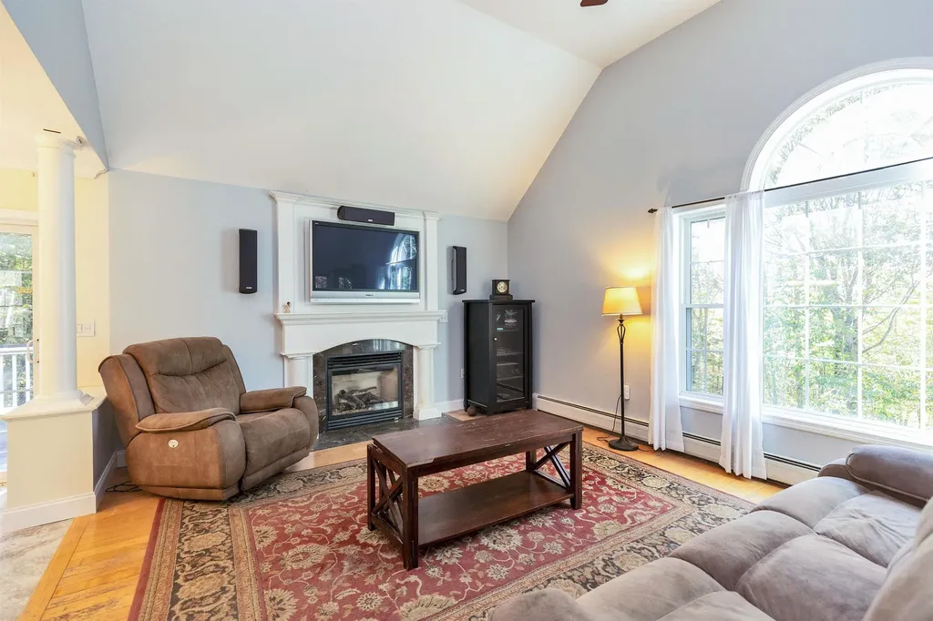 27 Revolutionary Lane Nottingham NH 03290