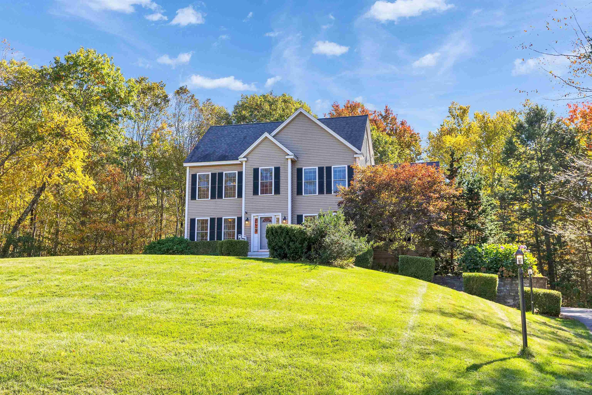 Nottingham NH, 27 Revolutionary Lane