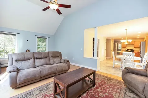 27 Revolutionary Lane Nottingham NH 03290