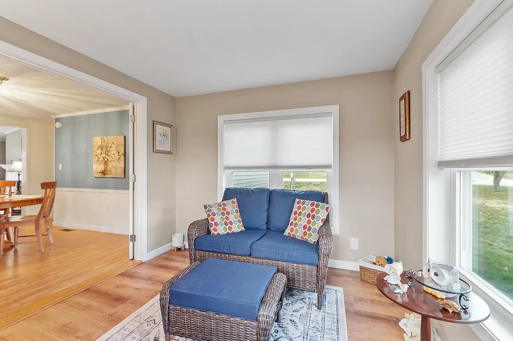 18 Lilac Court Raymond NH 03077