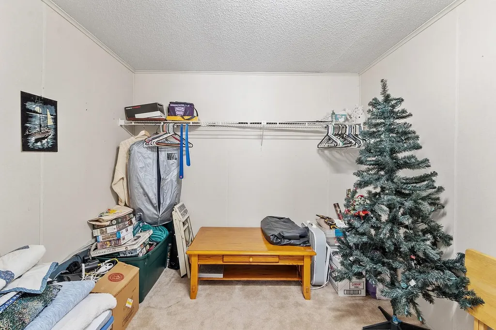 18 Lilac Court Raymond NH 03077