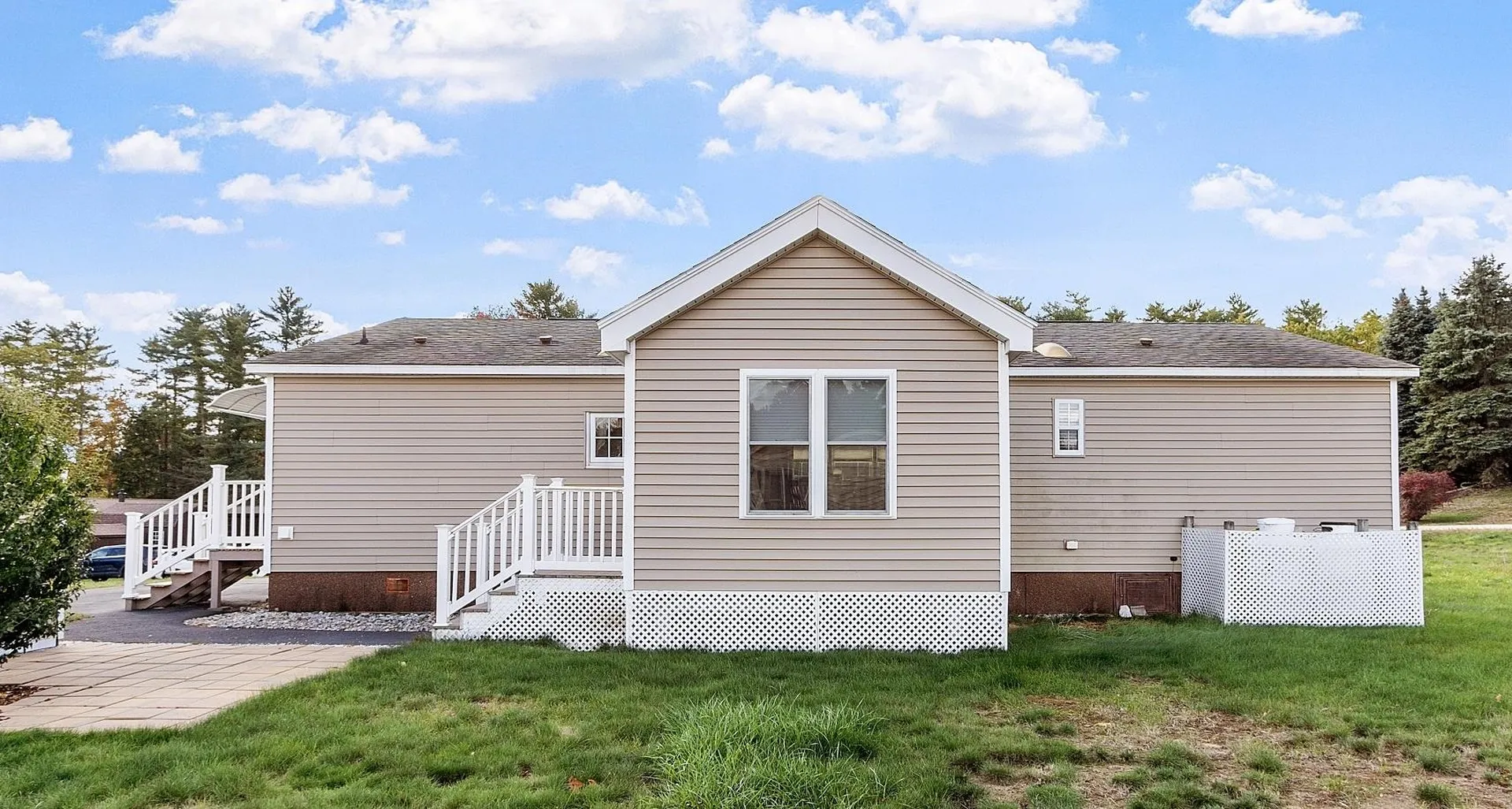 18 Lilac Court Raymond NH 03077