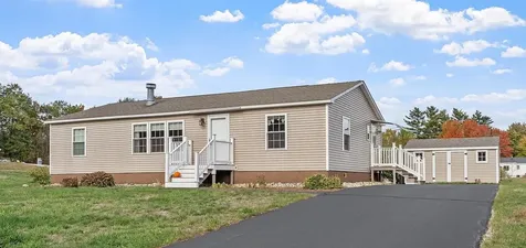 18 Lilac Court Raymond NH 03077