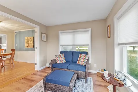 18 Lilac Court Raymond NH 03077