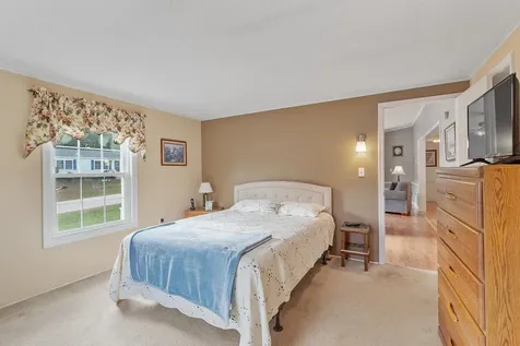 18 Lilac Court Raymond NH 03077