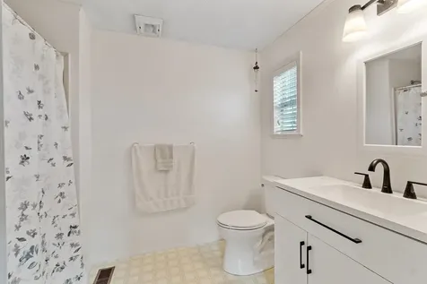 18 Lilac Court Raymond NH 03077