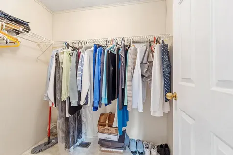 18 Lilac Court Raymond NH 03077