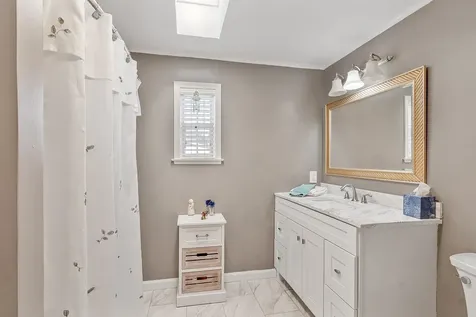 18 Lilac Court Raymond NH 03077