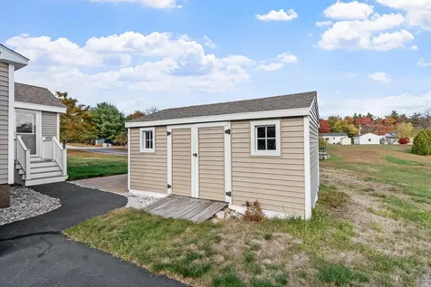 18 Lilac Court Raymond NH 03077