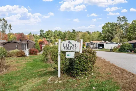 18 Lilac Court Raymond NH 03077