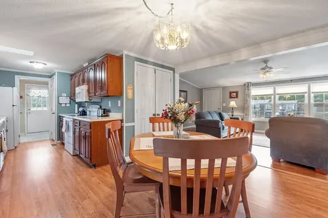 18 Lilac Court Raymond NH 03077