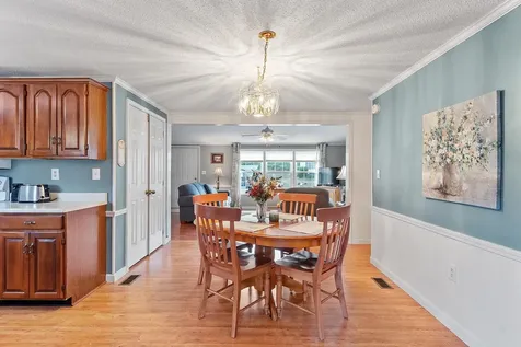 18 Lilac Court Raymond NH 03077