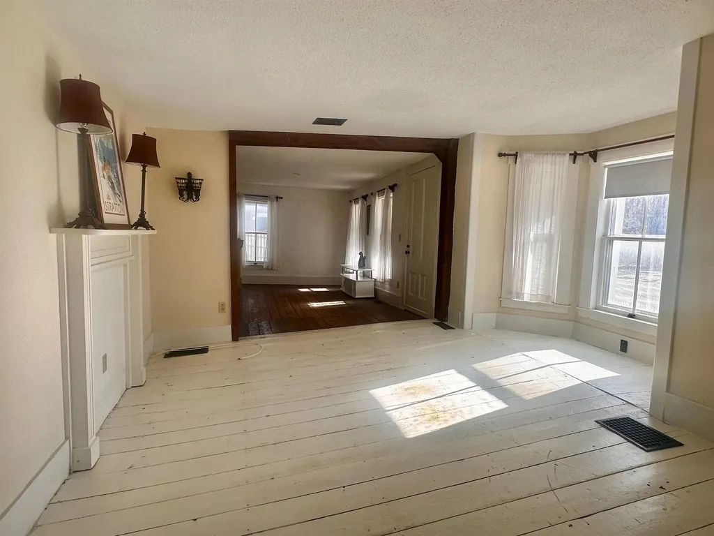 2197 North Main Street Londonderry VT 05148