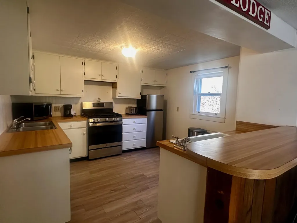 2197 North Main Street Londonderry VT 05148